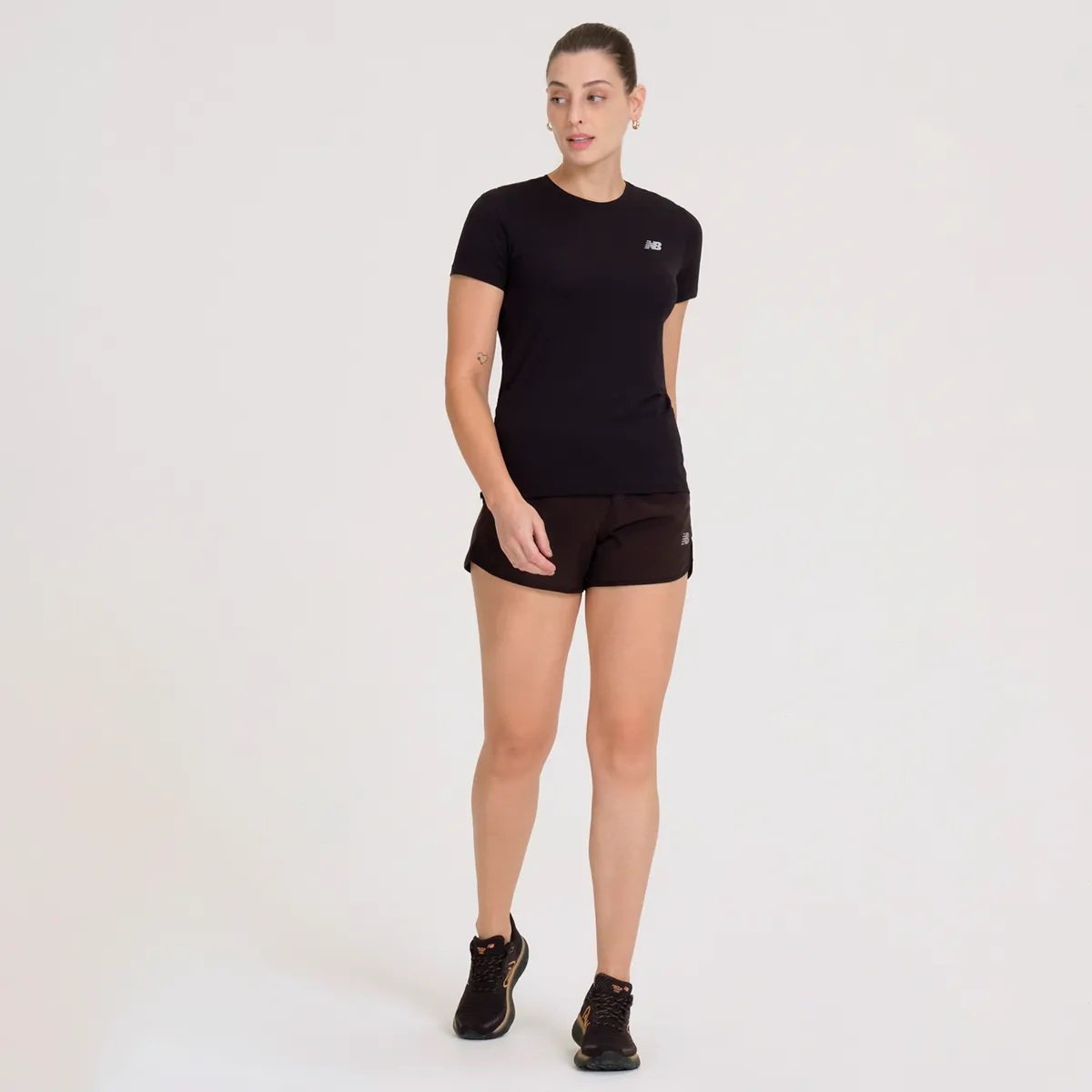 Camiseta New Balance Sport Essentials Feminina Preta Camiseta New Balance Sport Essentials Feminina Preta
