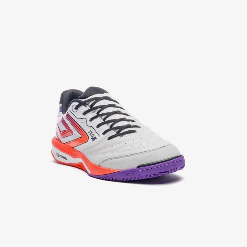 Chuteira Futsal Umbro Pro 5 Stable Masculino Cinza Chuteira Futsal Umbro Pro 5 Stable Masculino Cinza
