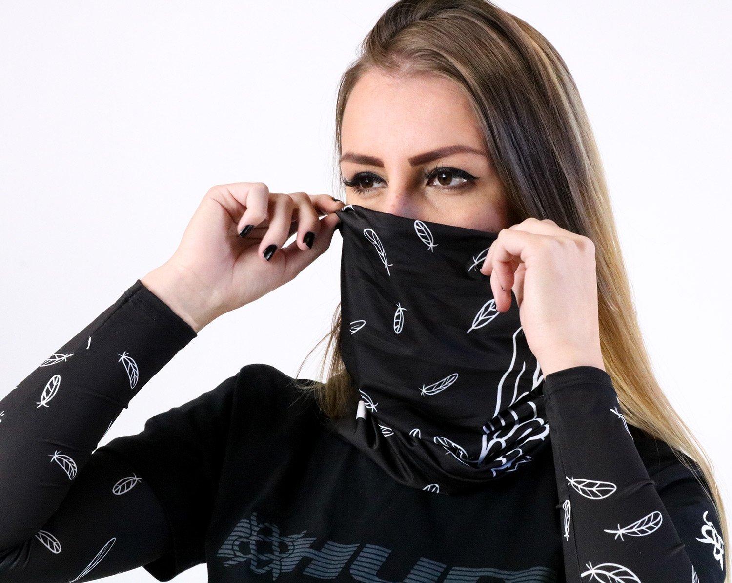 Kit 1 Bandana HUPI Asas Preto e 1 Par de Meias Asas Preto 34-38 HUPI Kit 1 Bandana HUPI Asas Preto e 1 Par de Meias Asas Preto 34-38 HUPI