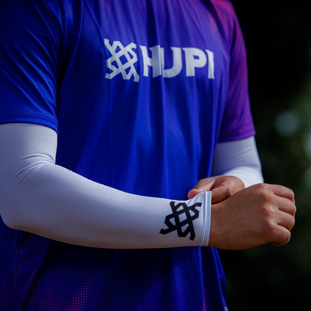 Manguito HUPI Logo Branco Proteção UV50+ Manguito HUPI Logo Branco Proteção UV50+