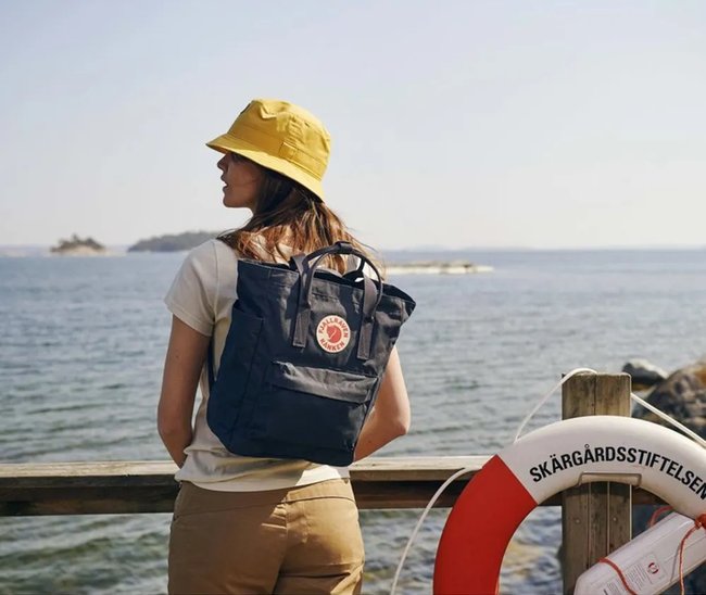 Bolsa FJallRaven Kånken Totepack Preto