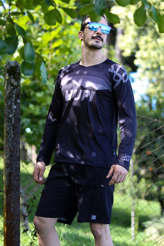 Camiseta Manga Longa HUPI Shadow All Black Preto