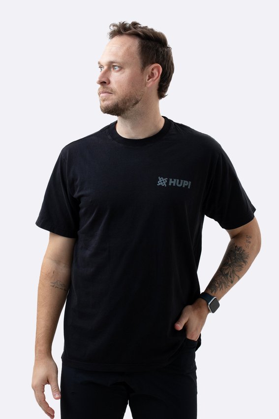 Camiseta HUPI Casual Preta Institucional
