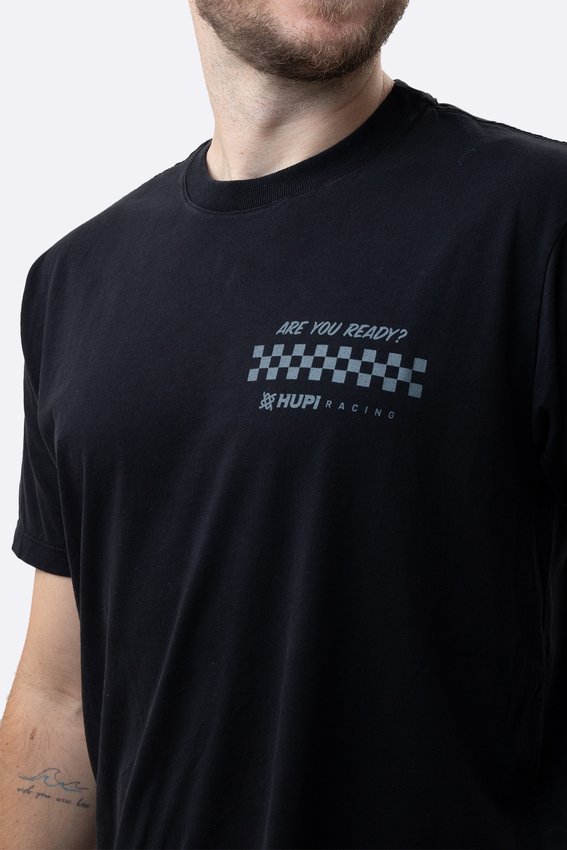 Camiseta HUPI Casual Preta Let's Go Racing