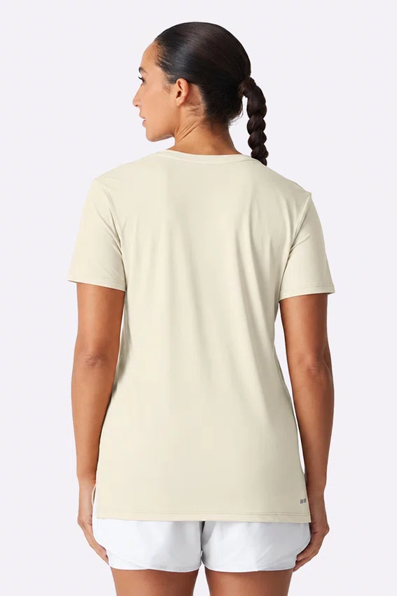 Camiseta New Balance Sport Essentials Feminina Off White