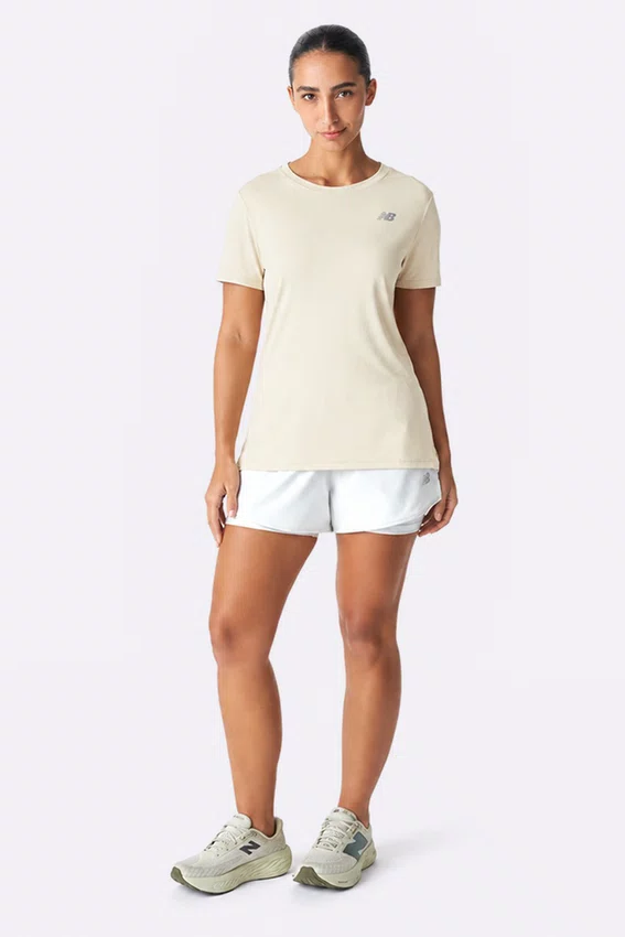 Camiseta New Balance Sport Essentials Feminina Off White