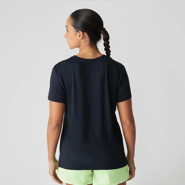 Camiseta New Balance Sport Essentials Feminina Preta