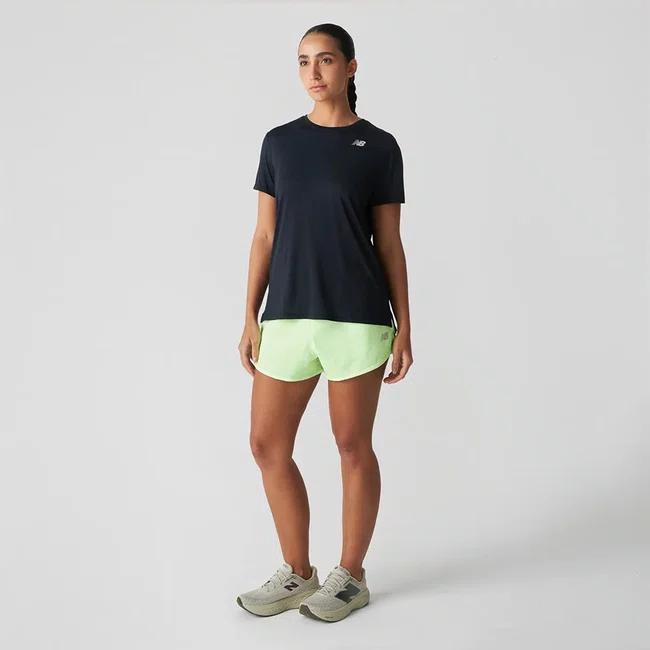 Camiseta New Balance Sport Essentials Feminina Preta