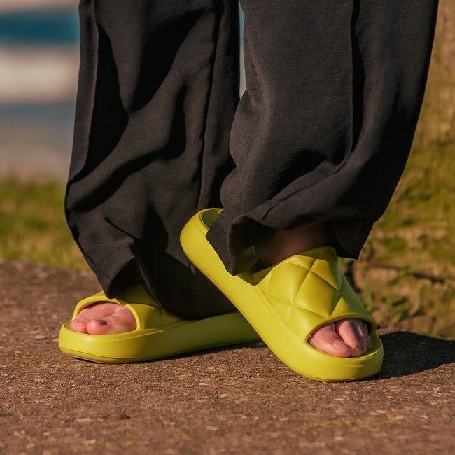 Chinelo HUPI Nuvem Feminino Verde Limão