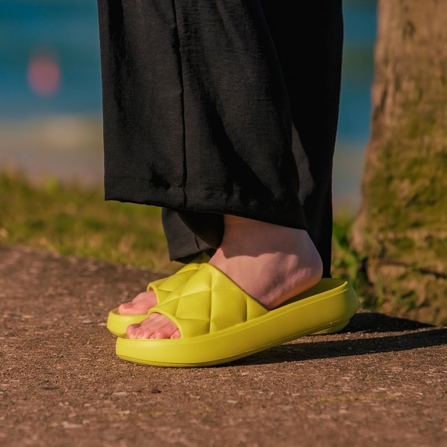 Chinelo HUPI Nuvem Feminino Verde Limão