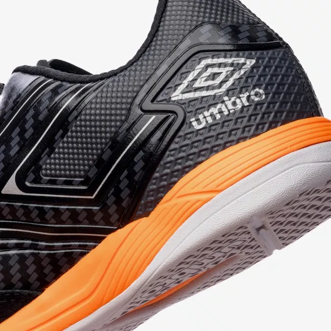 Chuteira Futsal Umbro Pro 5 Bump Club Preto/Laranja