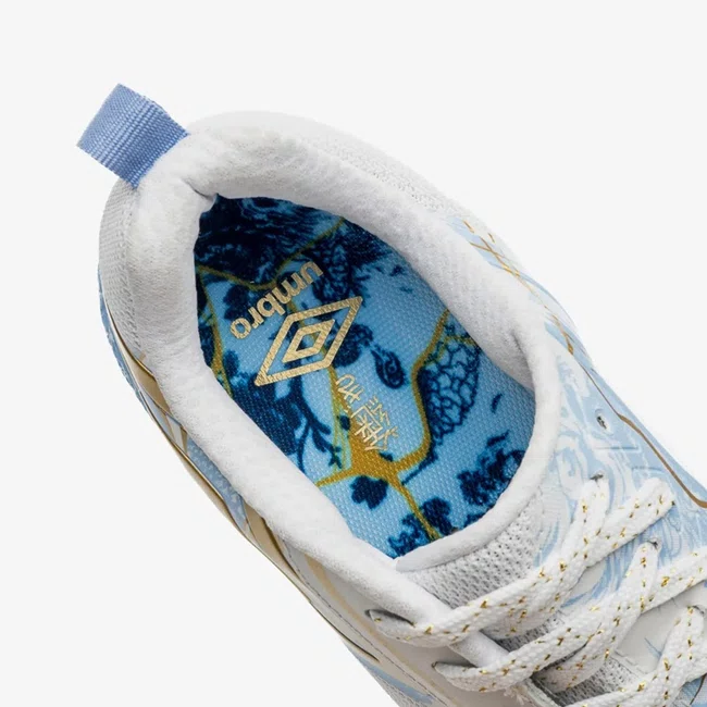 Chuteira Futsal Umbro Pro 5 Bump Kintsugi Branco e Azul