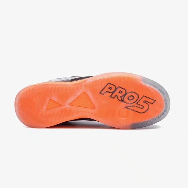 Chuteira Futsal Umbro Pro 5 Bump Preto/Laranja