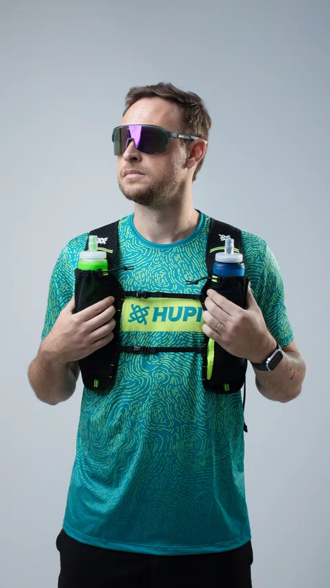 Colete de Hidratação HUPI Running Preto/Amarelo com 2 Garrafas 350ML Verde
