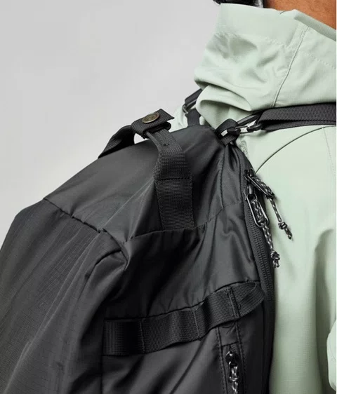 Bolsa Duffel Fjällräven High Coast 22 Preta