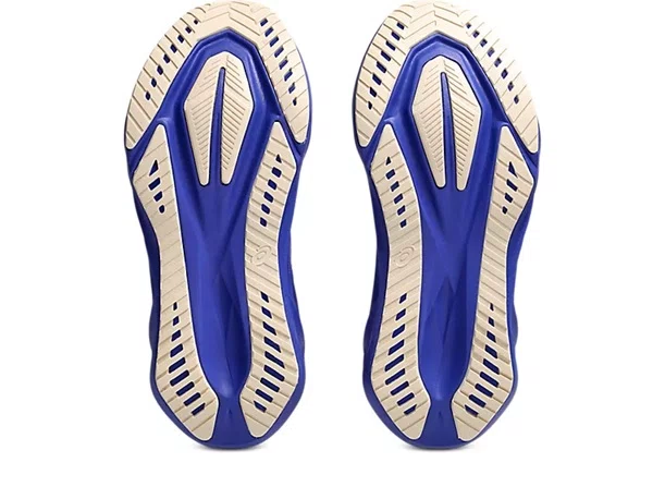 Tênis ASICS Novablast 5 Feminino Azul e Branco