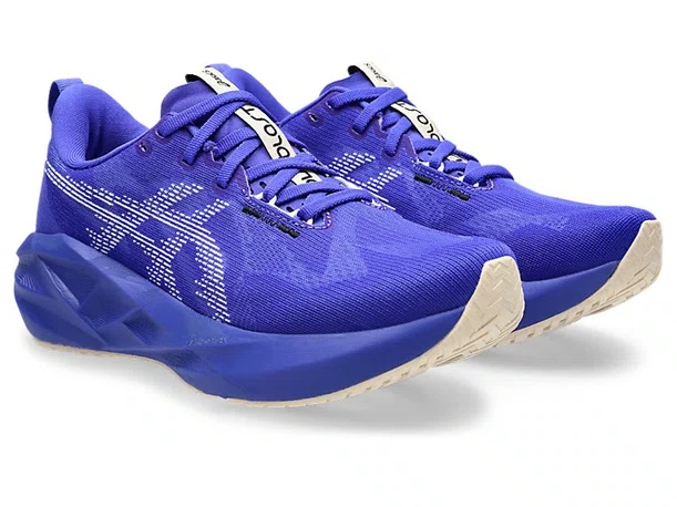 Tênis ASICS Novablast 5 Feminino Azul e Branco