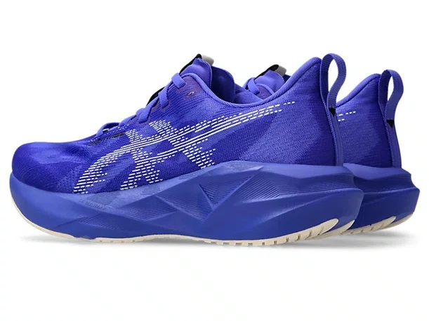 Tênis ASICS Novablast 5 Feminino Azul e Branco