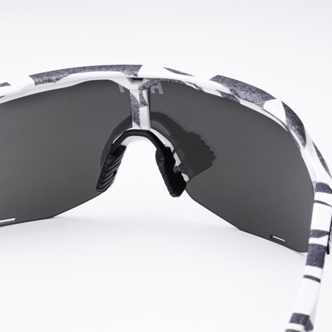 Óculos de Sol HUPI Huez Camo Preto e Cinza - Lente Prata Espelhado 
