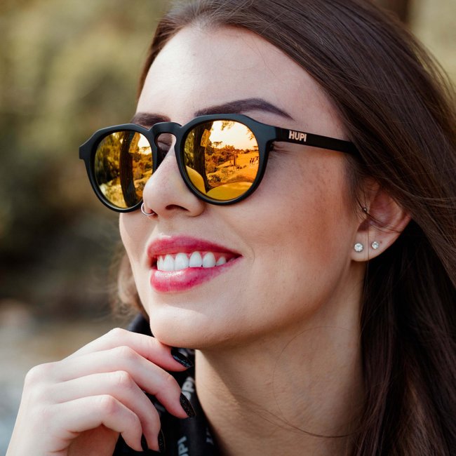 Óculos de Sol HUPI Spike Armação Preto Lente Dourado Espelhado
