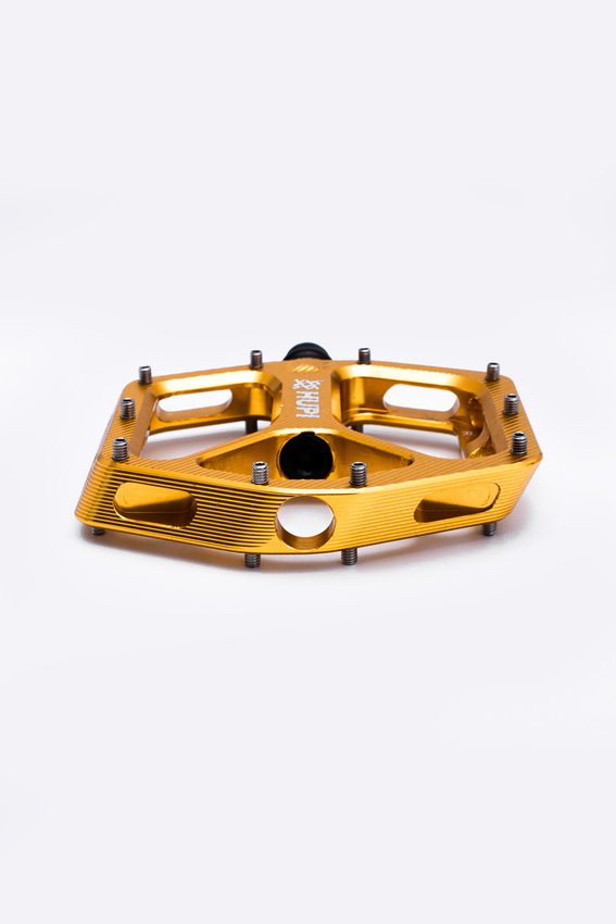 Pedal HUPI Strip Plataforma Rosca 9/16 - Dourado