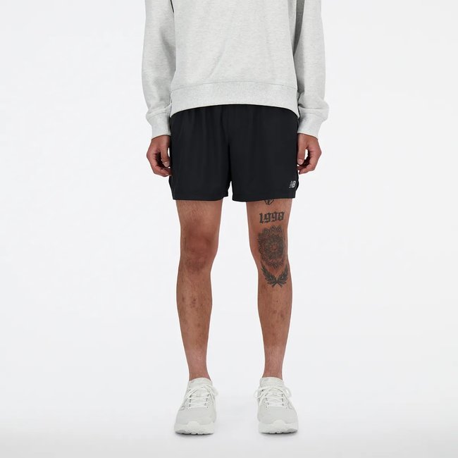Shorts New Balance Run Club 5" Masculino Preto