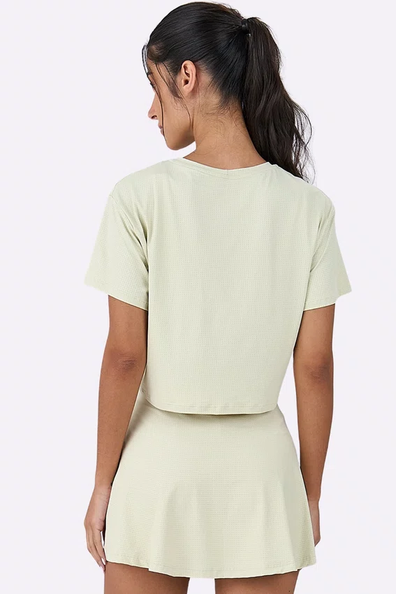 T-Shirt Alto Giro Aerodry Logo Feminina Amarelo Creme