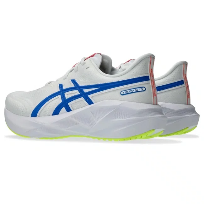 Tênis ASICS Novablast 5 ATC Feminino Branco/Azul
