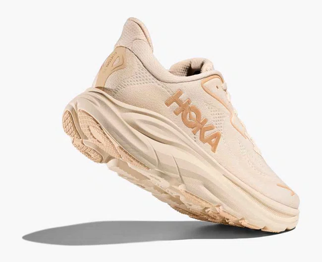 Tênis HOKA Clifton 10 Feminino - Bege