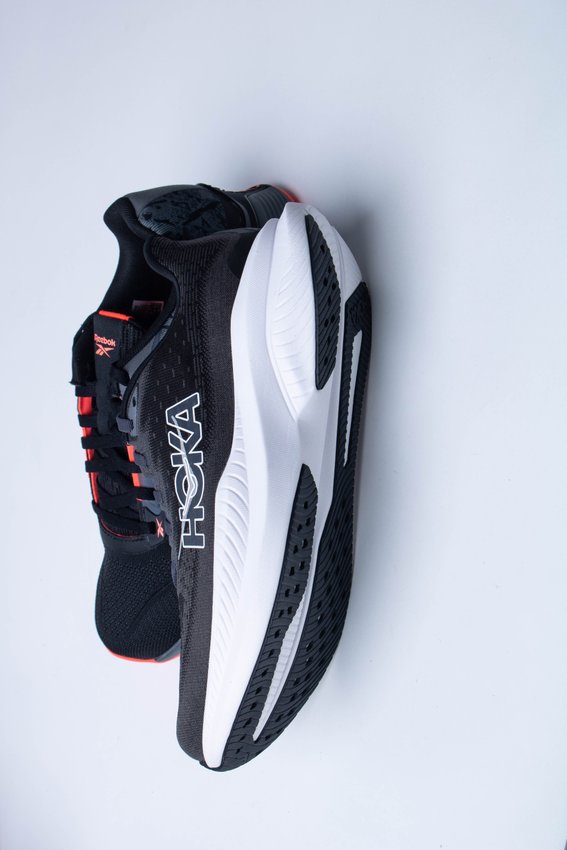 Tênis Hoka Mach 6 Masculino Preto/Branco 