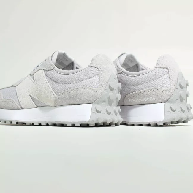Tênis New Balance 327 v1 Feminino Cinza e Branco