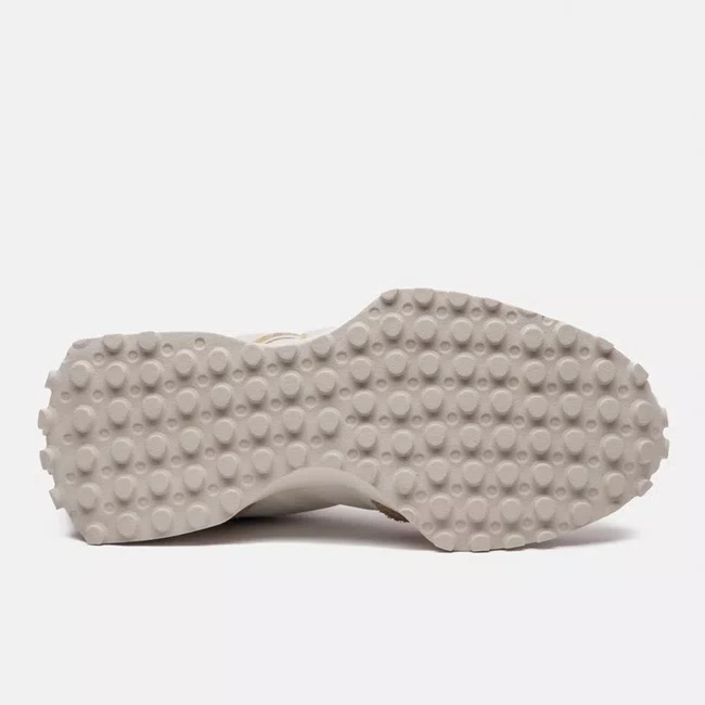 Tênis New Balance 327 v1 Bege e Dourado