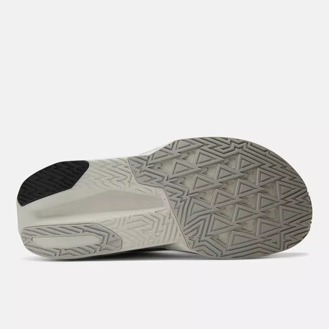 Tênis New Balance FuelCell Rebel v5 Masculino Cinza Claro