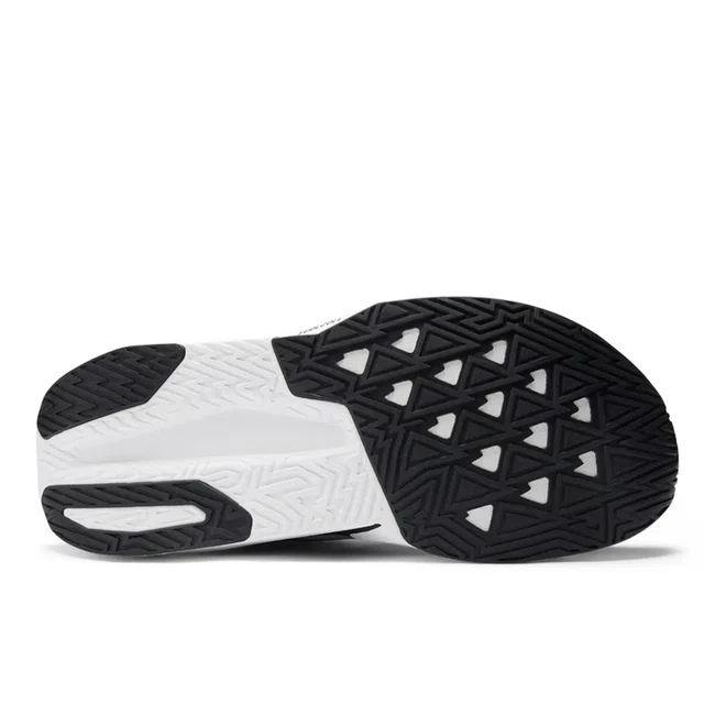 Tênis New Balance FuelCell Rebel v5 Masculino Preto