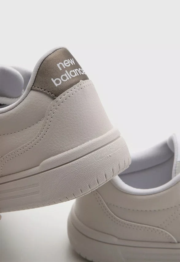 Tênis New Balance BB80 Feminino Bege e Prata Velho