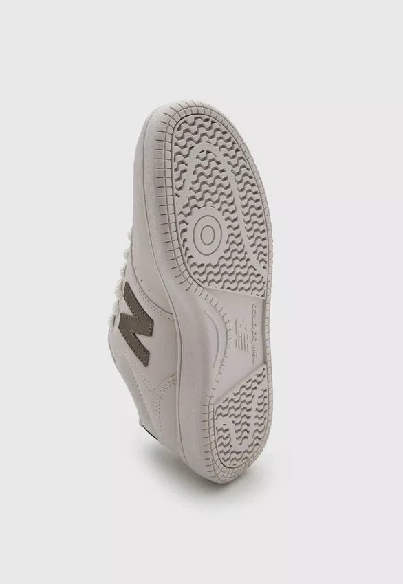 Tênis New Balance BB80 Feminino Bege e Prata Velho
