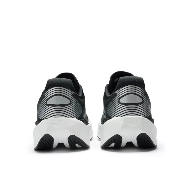 Tênis New Balance FuelCell Rebel v5 Feminino Preto