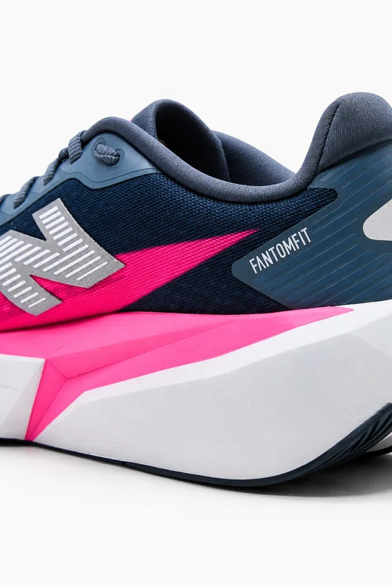 Tênis New Balance FuelCell Rebel v5 Feminino Azul Marinho e Rosa