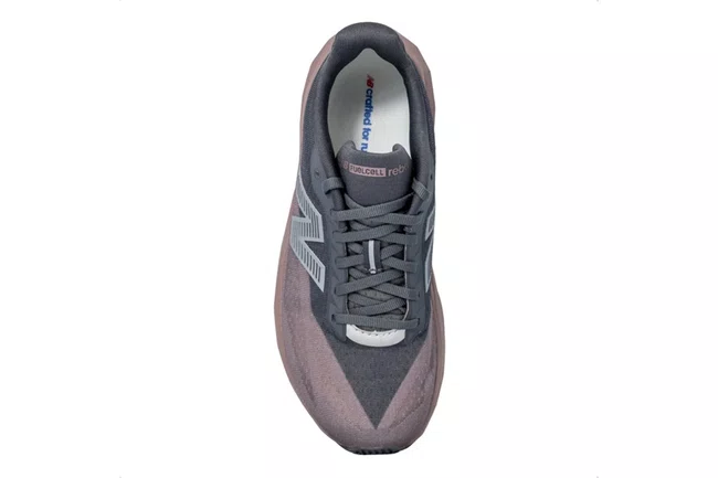 Tênis New Balance FuelCell Rebel v5 Feminino Grafite e Rose Velho