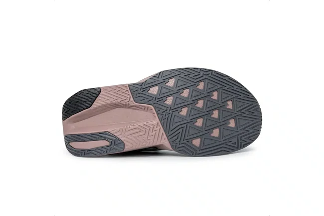 Tênis New Balance FuelCell Rebel v5 Feminino Grafite e Rose Velho