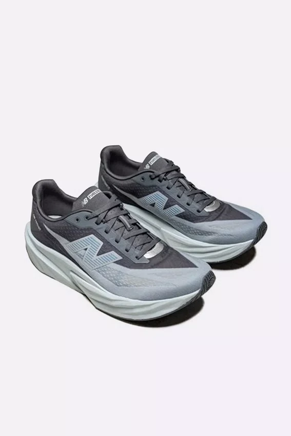 Tênis New Balance FuelCell Rebel v5 Masculino Grafite e Azul Claro