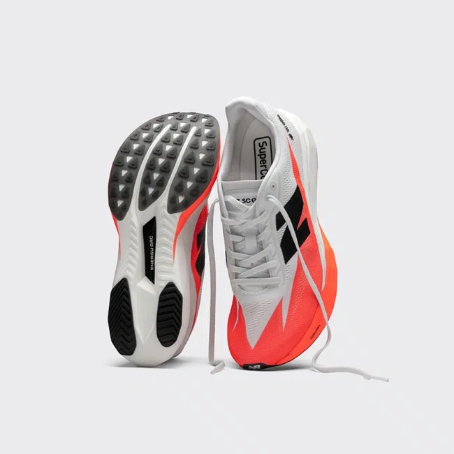 Tênis New Balance FuelCell SuperComp Elite v5 Masculino Branco/ Laranja Neon