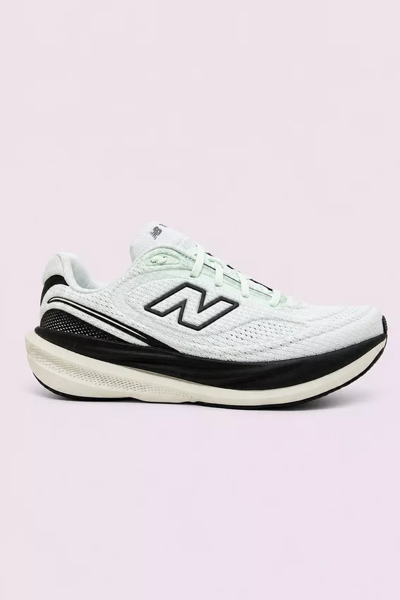 Tênis New Balance Infinion 1080 v15 Feminino Verde Claro e Preto