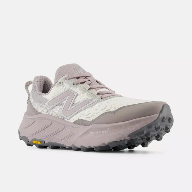 Tênis New Balance Fresh Foam X Hierro v9 Feminino Bege
