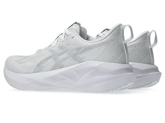 Tênis ASICS NOVABLAST 5 Feminino Branco/Cinza Tênis ASICS NOVABLAST 5 Feminino Branco/Cinza