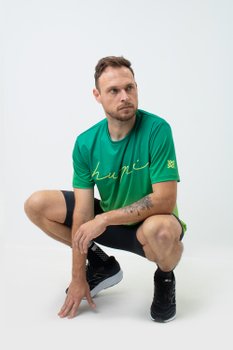 Camiseta Color Verde, Bermuda Running e Meia