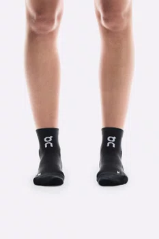 Meia On Core Run Sock Mid 2P Unissex Preta