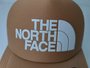 Boné The North Face Logo Trucker Bege Unissex