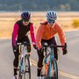 Capacete de Ciclismo Giro Ember Mips Preto/Rosa Feminino