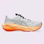 Tênis ASICS Novablast 6 Masculino Branco e Coral